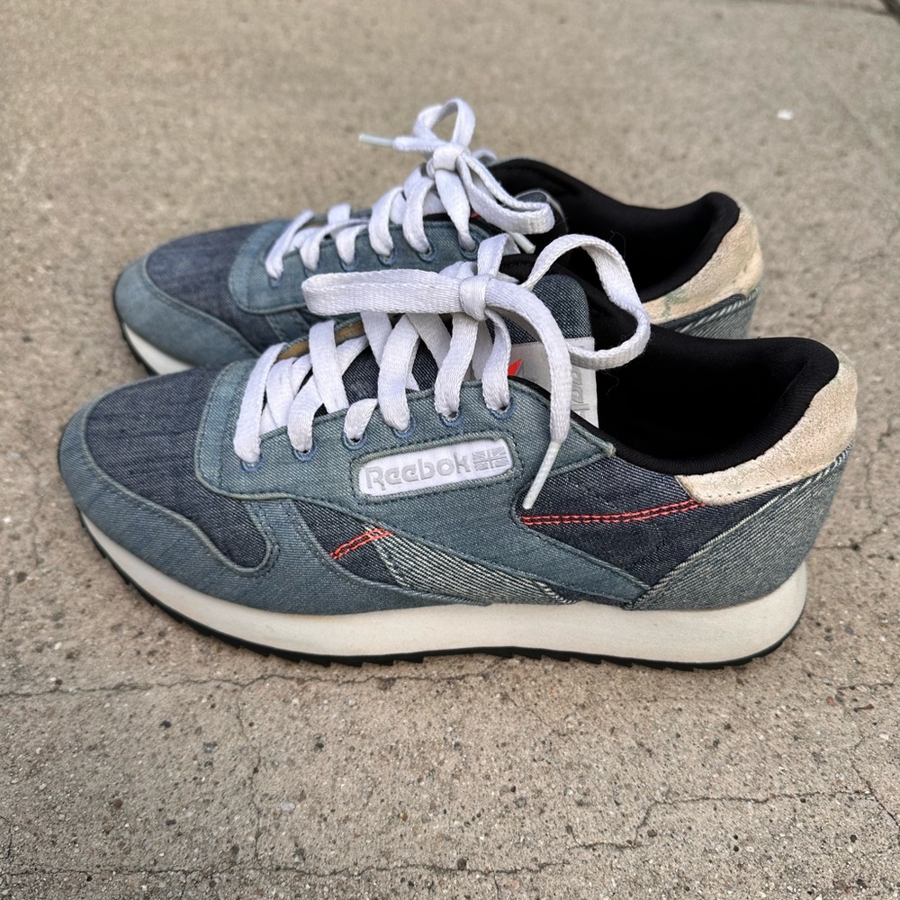 Reebok Women’s double blue denim sneakers size 6.5